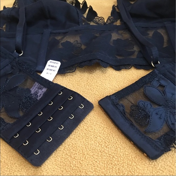 NWT VICTORIA'S SECRET Unlined Floral Embroidered Bralette ❎️SOLD❎️ - Picture 5 of 9